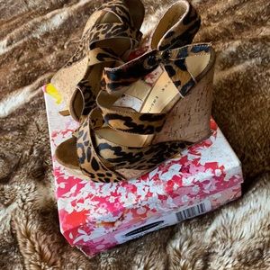 Chinese Laundry Wedges